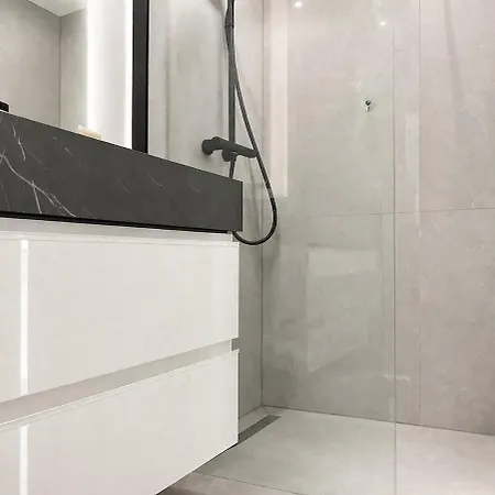 Apartment Architect Air-conditioned 1br With Terrace